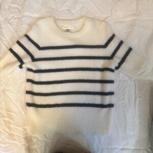 Bailey 44 Women's Soft Cream and Navy Short-Sleeved Sweater